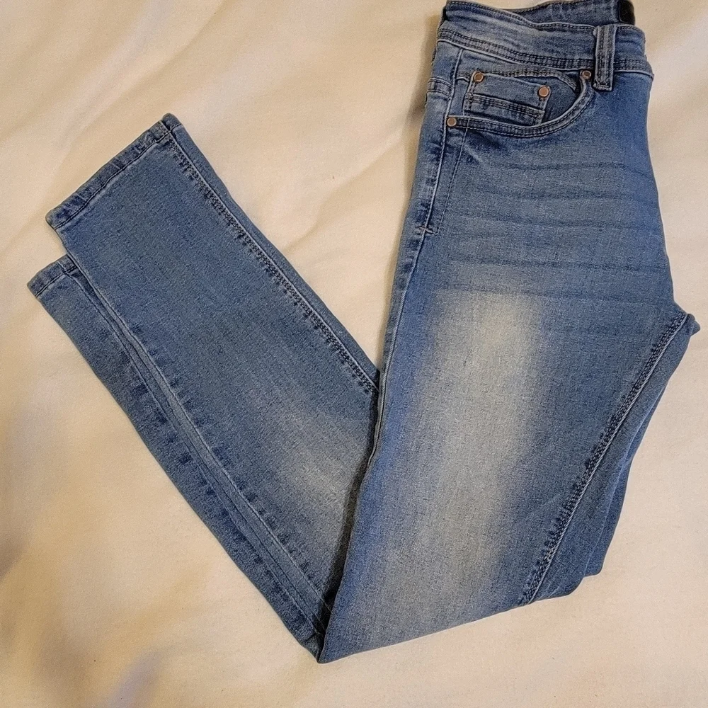 Jeans - Picture 7 of 8